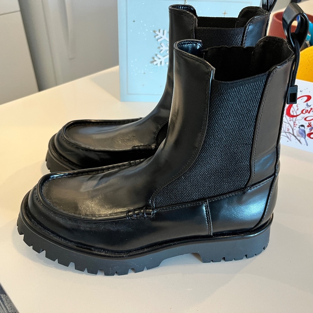 Loafer style tall ankle boots 40